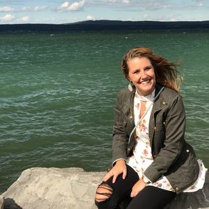 Meet your Posher, Alyssa